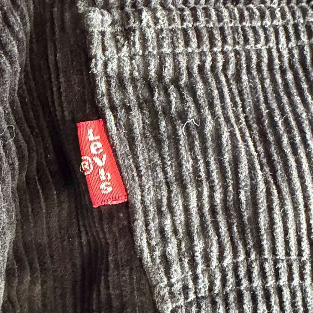 Levi’s Black Corduroy Relaxed Straight Leg Pants Mens Size 33x30 NWT New